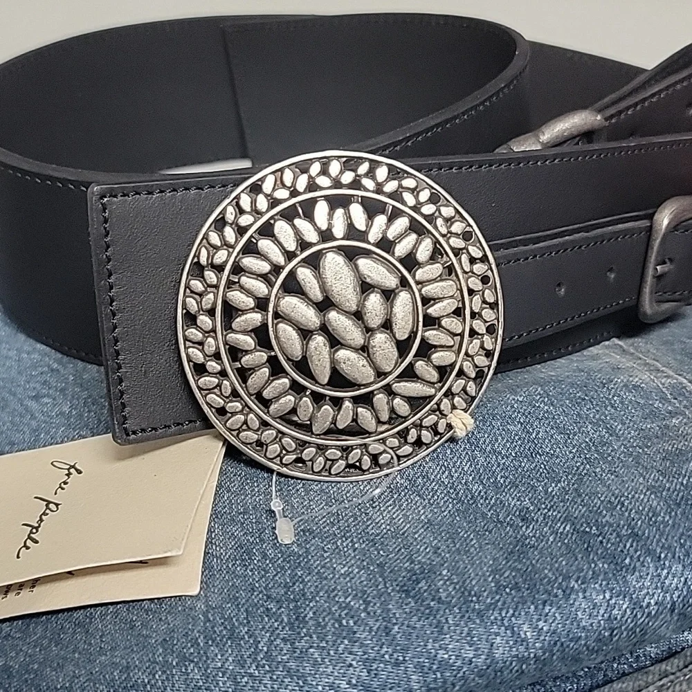 Free people ❤️medallion belt s/m - Picture 1 of 1